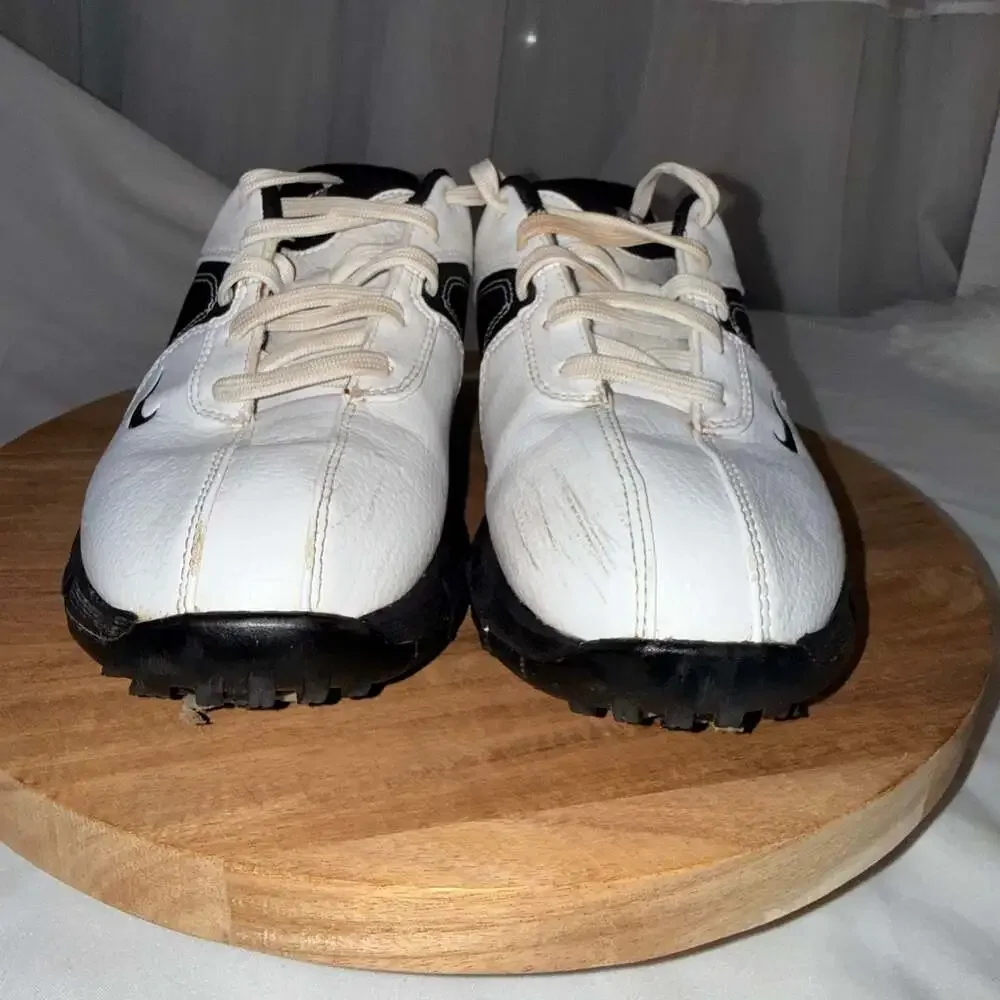 Nike Tiger Woods Youth White and Black Golf Shoes Size 1